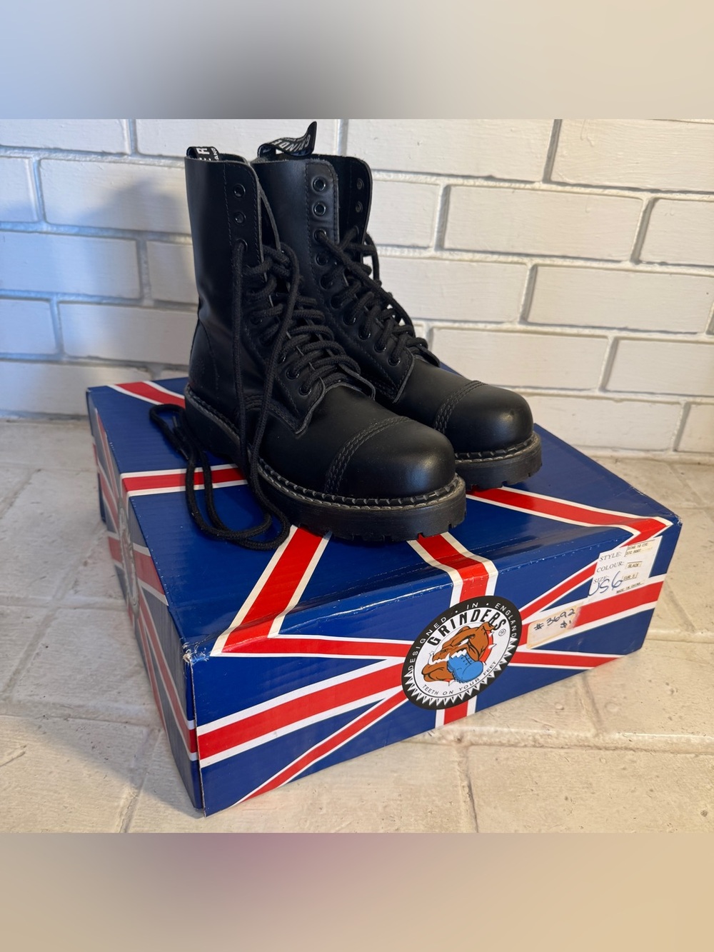 Vintage Grinders Stag 10-Eye Black Leather Steel Toe Boots Unisex - US Women's 7